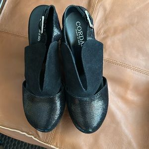 CORDANI Closed toe wedges black leather